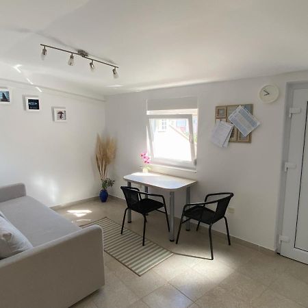 Beachfront Apartment Vir Esterno foto