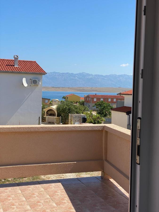 Beachfront Apartment Vir Esterno foto