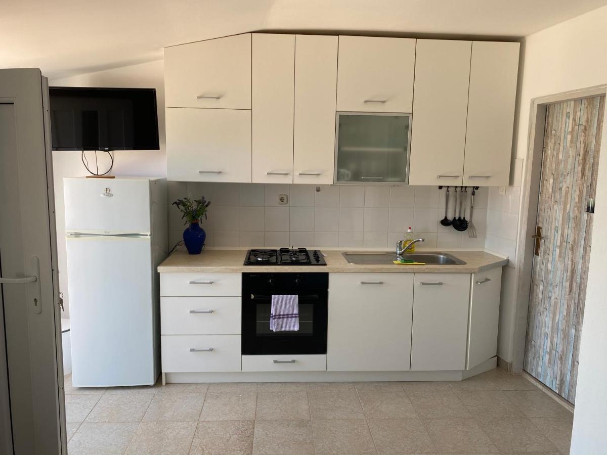 Beachfront Apartment Vir Esterno foto