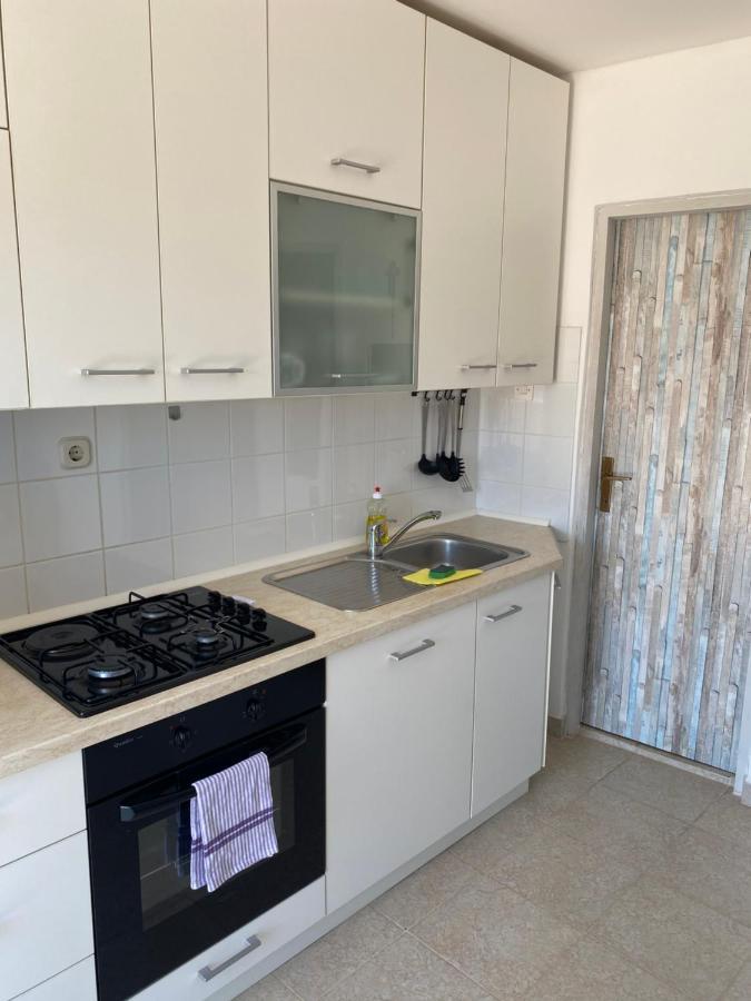 Beachfront Apartment Vir Esterno foto